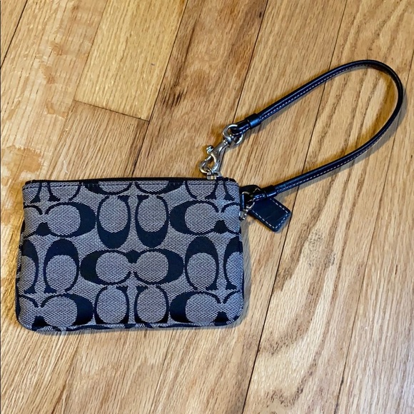 Coach monogram wristlet - Picture 2 of 2